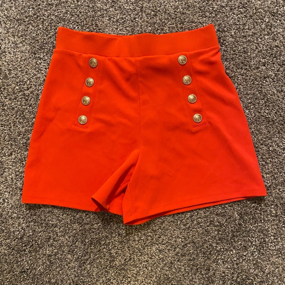 H&M Women's Reddish Orange Button-Detail Shorts Size Small NWOT